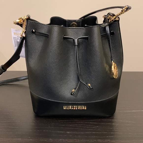 Brand new Michael Kors - medium Trista Bucket bag - Picture 1 of 6